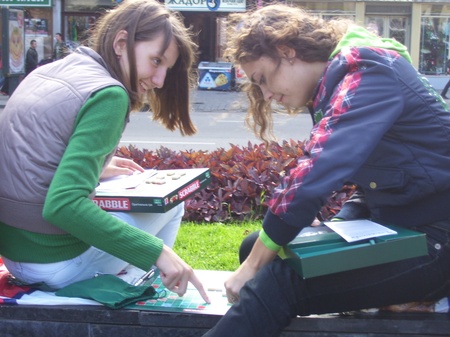 Складай слово! Кому кажу! :)